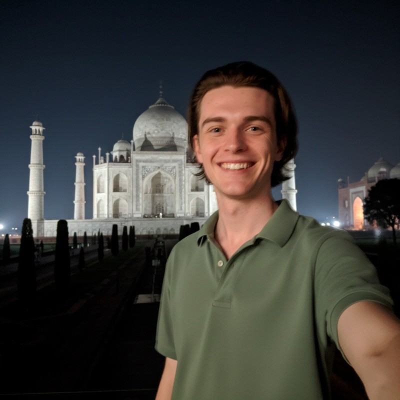 Selfie à noite no Taj Mahal
