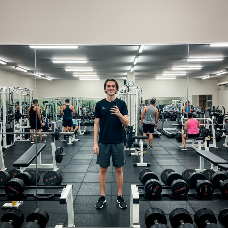 Selfie em frente ao espelho